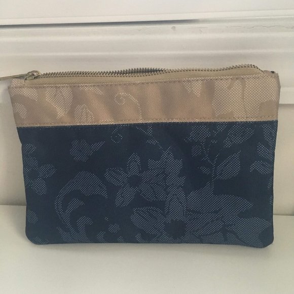 Herschel Field Pouch - Picture 4 of 5